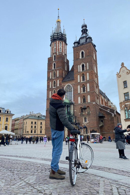 Krakow: Old Town and Kazimierz Guided Bike Tour - Jagiellonian University and the Wawel Dragon Statue: Power and Legend in One Pass