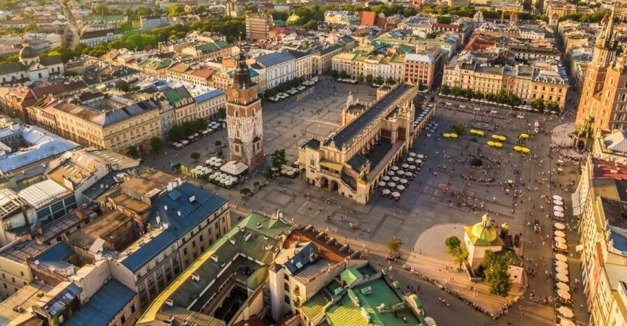 Krakow: Old Town Audio-Guided Walking Tour with Headset - Kanonicza Street and the Planty Garden Chain: turning from buildings to breathing space