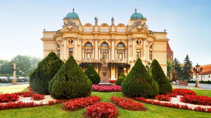 Krakow: Old Town Audioguided walking Tour - Grodzka Street and St. Peter and Paul: the oldest baroque thread