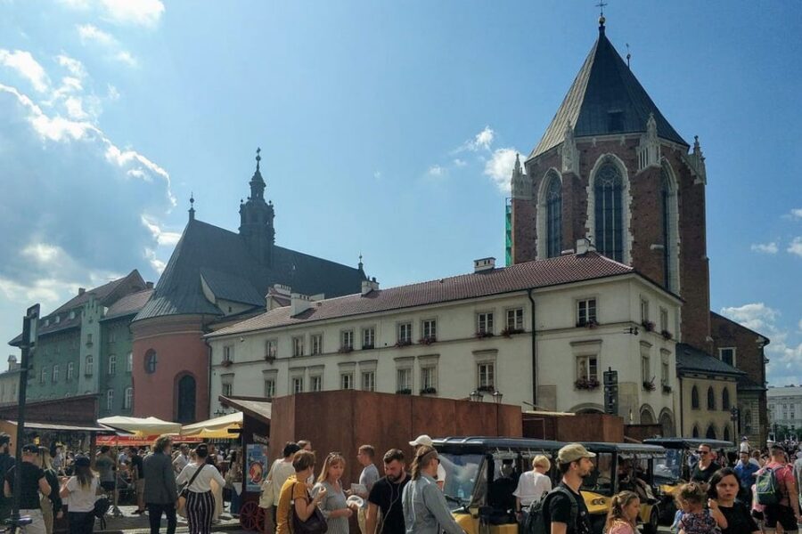 Krakow: Old Town City Tour in a Golf Cart - Main Market Square, Cloth Hall, and St. Mary’s Basilica Moments