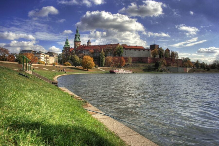 Krakow: Old Town Highlights Private Walking Tour - Krakow Old Town: starting at the Barbican and walking the Royal Route