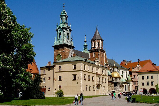 Krakow: Old Town, Jewish Kazimierz and Ghetto Sightseeing by Electric Golf Cart - Starting Point to Finish Line: How the Route Feels in 2.5 Hours