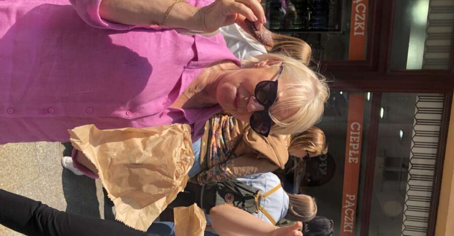 Krakow: Old Town & Jewish Quarter Food Tour with 10 Tastings - Drinks included: honey vodka, beer, and kompot (yes, it’s a real tasting meal)