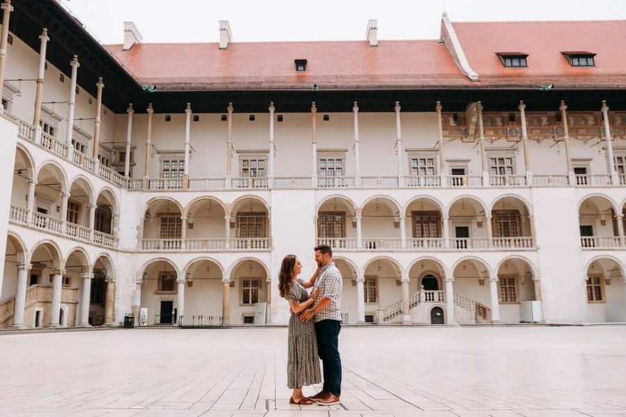 Krakow: Old Town Photoshoot with a Local Photographer - The free Krakow PDF: what it’s for