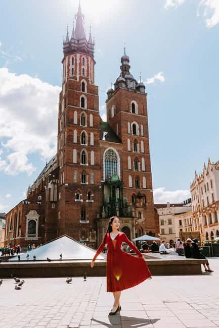 Krakow: Old Town Photoshoot with a Local Photographer - Who’s Katarzyna and why the coaching matters