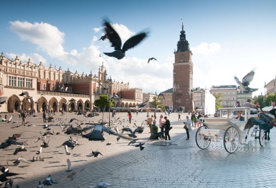 Krakow: Old Town Private Guided Walking Tour - Key highlights worth planning around