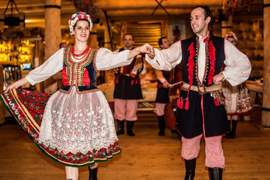 Krakow: Polish Folk Night with Dinner and Unlimited Drinks - Timing and Group Pace: What Three Hours Can Really Mean