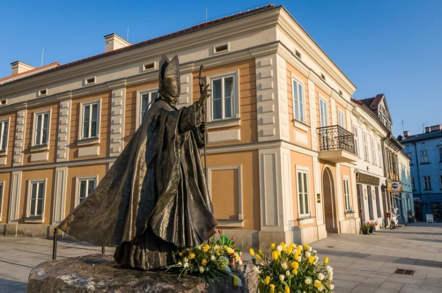 Krakow: Pope John Paul II Guided Tour with Home & Sanctuary - Key Things That Make This Tour Worth Your Time
