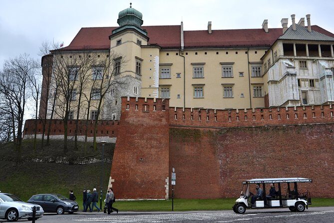 Krakow: Private Guided City Tour by Electric Car - Kazimierz: the district that used to be a separate town