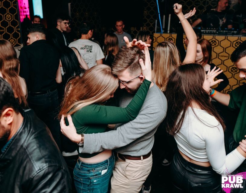 Krakow: Pub Crawl 1H Open Bar, VIP Entry & Welcome Shots - VIP Entry and Welcome Shots at 4–5 Stops in Old Town