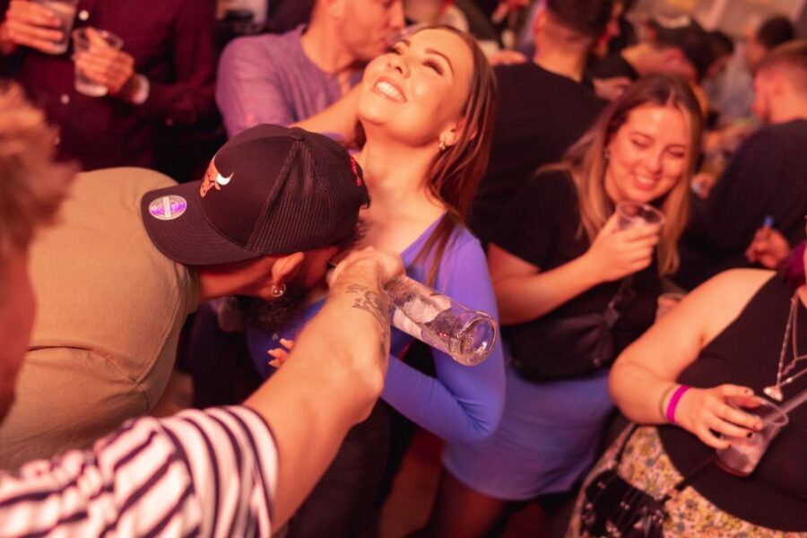 Krakow: Pub Crawl with 1 Hour of Unlimited Alcoholic Drinks - The Pro Photographer: Free Memories, Plus a Control Option