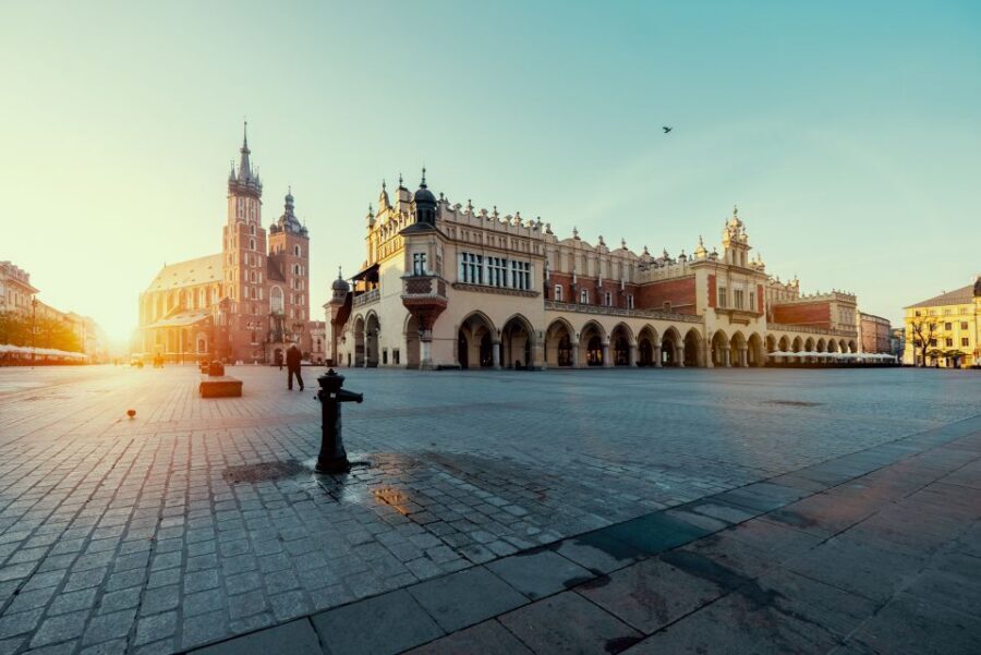Krakow: Rynek Underground Museum Guided Tour & Stories - From Cloth Hall to the Underground Museum entrance