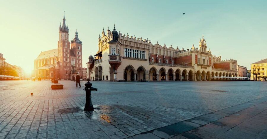 Krakow: Rynek Underground Museum Guided Tour & Stories - The Main Square prelude: why the market mattered