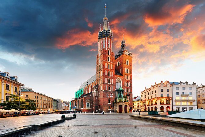 Krakow: Rynek Underground Museum Skip-the-line Guided Tour - The multimedia that turns ruins into a storyline