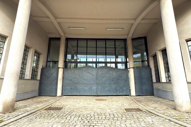 Krakow: Schindler's Factory & Ghetto Guided Tour - Timing, pace, and what $57 buys you in 3 hours
