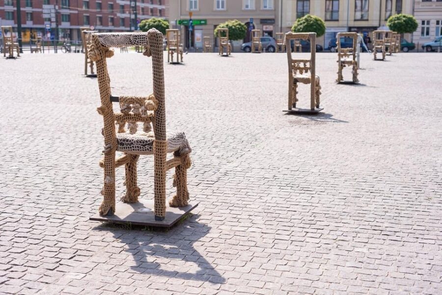 Kraków: Schindler’s Factory & Jewish Ghetto Guided Tour - Tour pace, group size, and comfort tips for a better experience