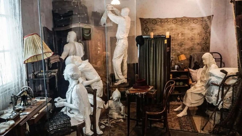 Krakow: Schindler's Factory Tour and Entrance Ticket - Respectful touring: practical tips that keep the visit useful