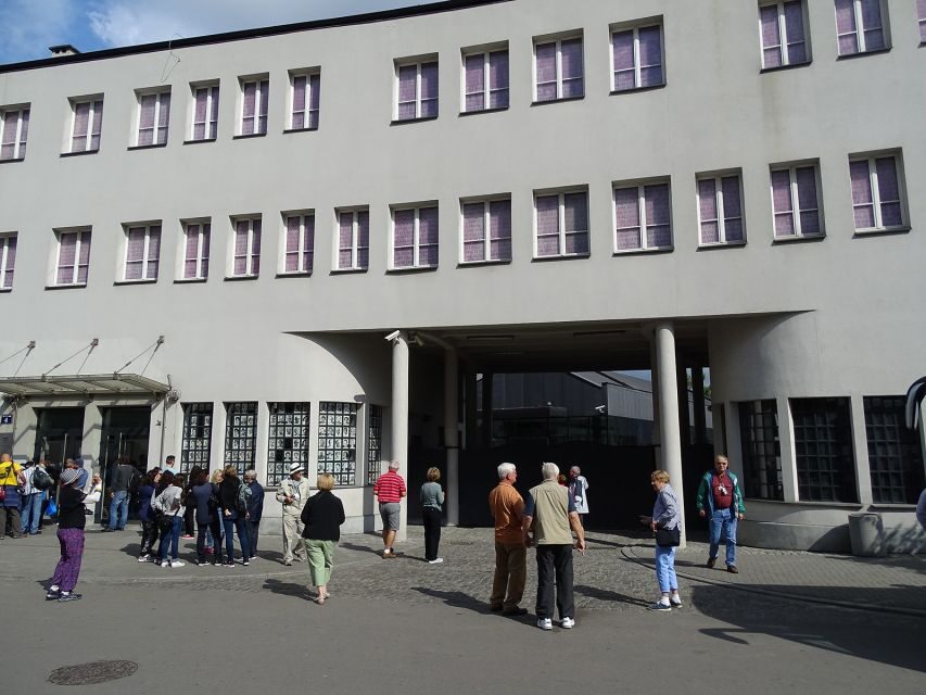 Krakow: Schindler’s Factory Tour & Skip-the-Line Entry - Skip-the-line entry and group tour reality (the 90-minute clock)