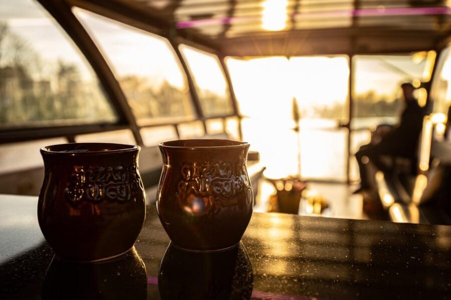 Krakow: Sightseeing Cruise on Vistula River with Audio Guide - Should you book this Krakow Vistula cruise?
