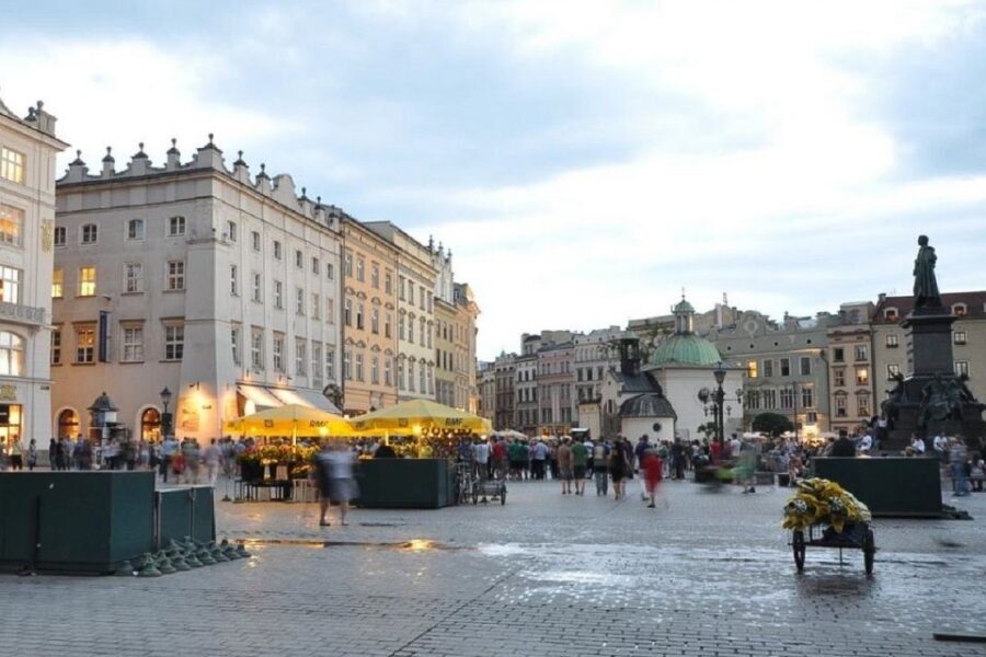 Krakow: Skip the Line Underground Museum Private Guided Tour - How a Licensed Guide Turns Exhibits Into Krakow’s 1,000+ Year Story