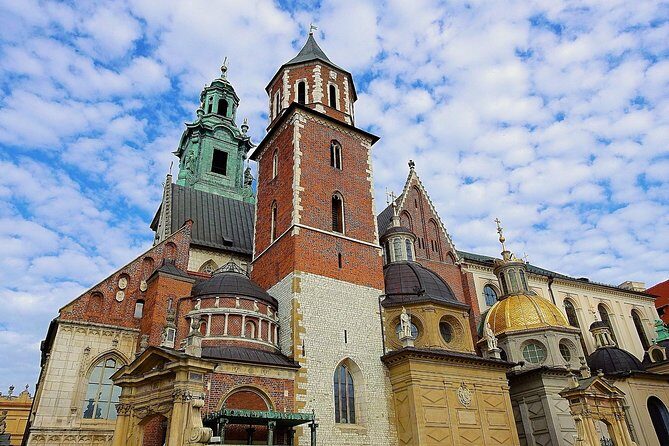 Krakow Skip The Line Wawel Castle and Cathedral Private Tour - Tadeusz Kościuszko monument: the national hero stop