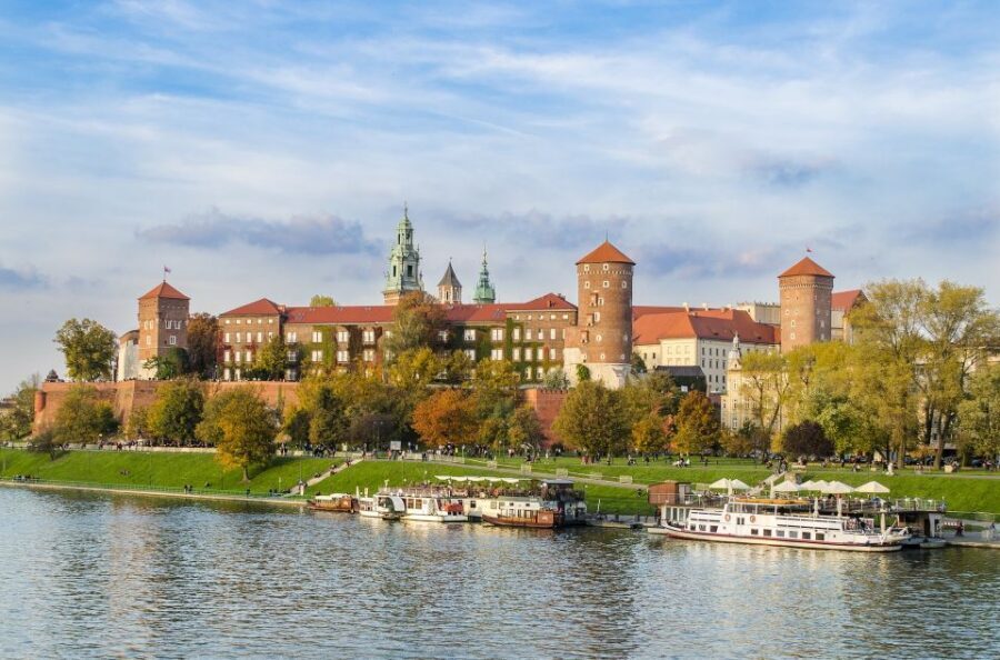 Krakow: Skip-the-Line Wawel Castle and Hill Guided Tour - Why Wawel Castle feels bigger than a building