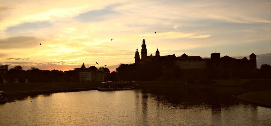 Krakow: Skip the Line Wawel Castle & Cathedral Private Tour - Key things that make this Wawel tour worth your time