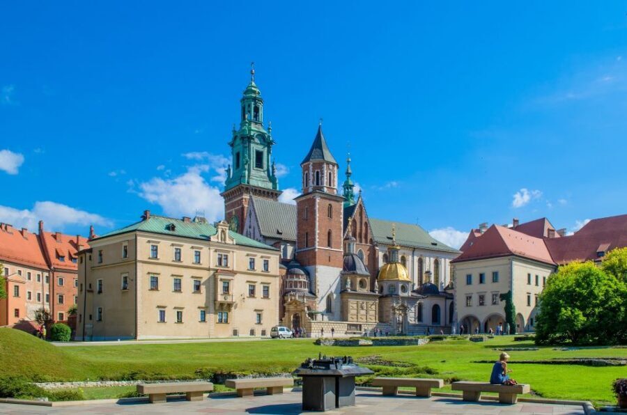 Krakow: Skip-the-Line Wawel Castle & Old Town Guided Tour - Value and price: is $196 a fair deal?