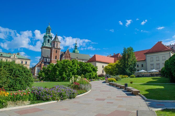 Krakow: Skip-the-Line Wawel Castle & Old Town Guided Tour - Wawel Hill exterior walk: dragon legend and real power walls