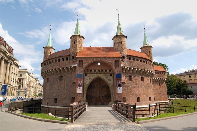 Krakow Small Group Tour from Warsaw with Lunch, Schindler's Factory included - Guides, pacing, and the small-group difference