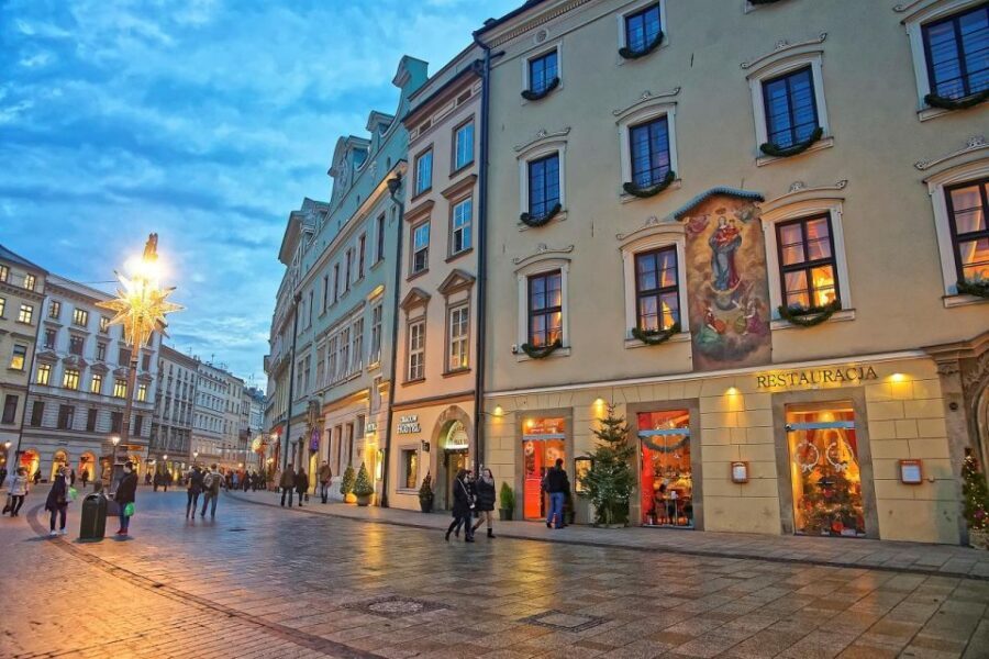 Krakow: St. Mary's Basilica visiting with short guided walk - Finding Your Guide at Piotr Skarga Monument