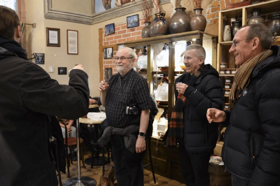 Kraków: Street Food and Historical Adventure - Vodka, pickles, and cured meats: learning the flavor order