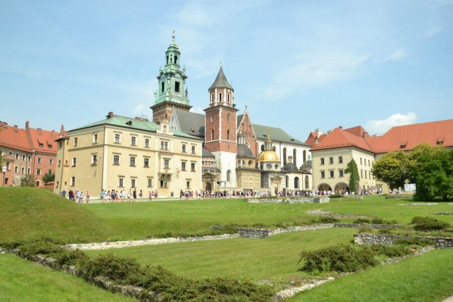 Krakow: The Old Town Walking Tour - Key Highlights You’ll Notice Right Away