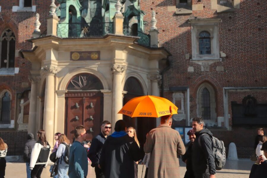 Krakow: The Old Town Walking Tour - Wawel Castle Finale: Ending at Poland’s Royal Residence