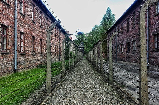 Krakow to Auschwitz-Birkenau: Private Round-Trip Experience - Switching From Auschwitz I to Auschwitz II (Without the Hassle)