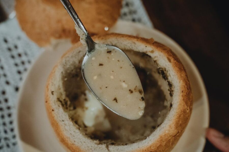 Krakow: Traditional Polish Food and Drinks Tasting Tour - Old Town meeting point and the pace you should expect