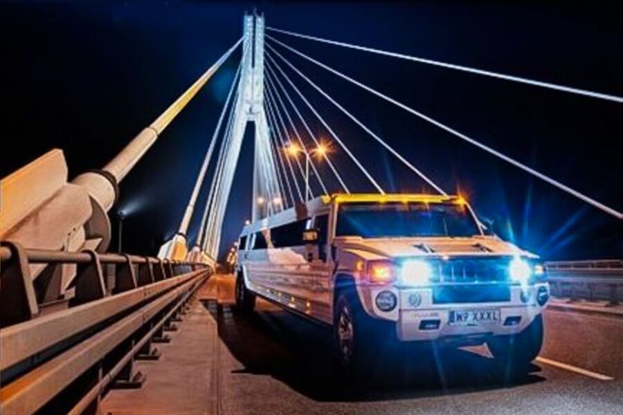 Kraków: VIP Limo Party Tour with Drinks & Club Entry - The 1-Hour Limo Party: Pickup, Lighting, Sound, and Sparkling Wine