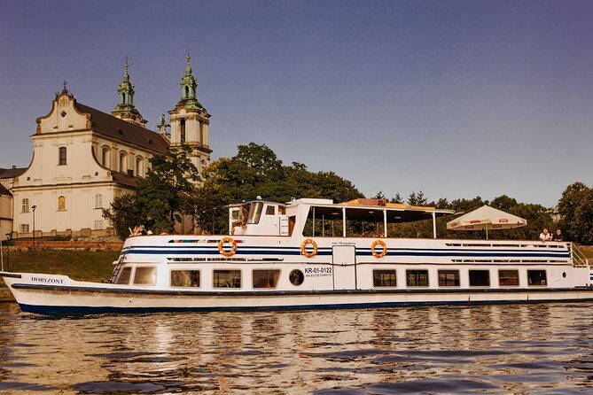 Krakow Vistula River 1 Hour Sightseeing Cruise - Wawel Hill, UNESCO views, and passing under the Dębnicki Bridge