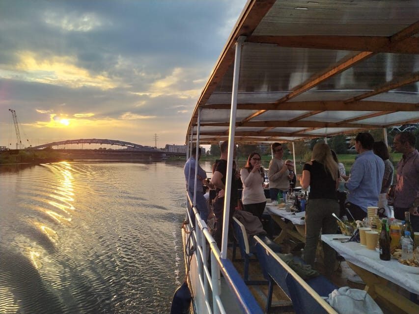 Krakow: Vistula River Cruise with Historical Views - Wawel Hill to Kościół na Skałce: the river’s best opening act