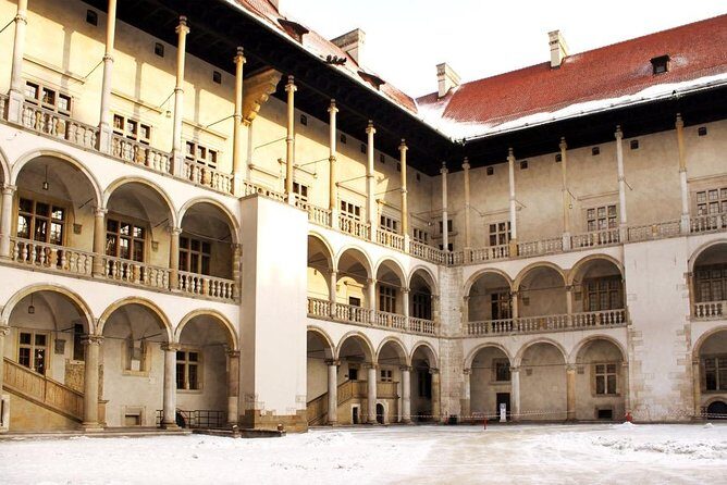 Krakow: Wawel Castle & Cathedral Guided Tour - The Art and Objects You’ll Actually Understand