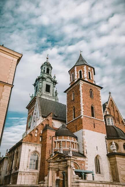Krakow: Wawel Guided Tour – Cathedral and/or Castle - Picking the right option: cathedral-only vs cathedral plus private apartments