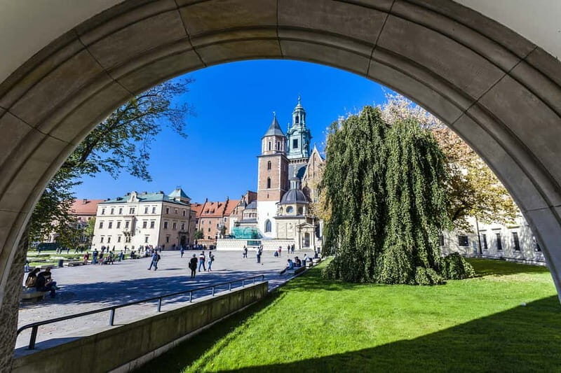 Krakow: Wawel Hill Audioguide Tour - Who This Wawel Hill Audioguide Is Best For