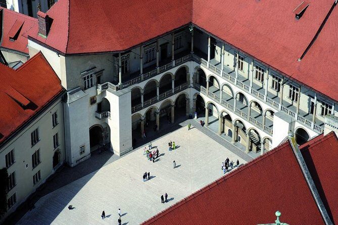 Krakow - Wawel Sightseeing of the Royal Hill - Group Size, Timing, and Hearing: How to Avoid the Common Frustrations
