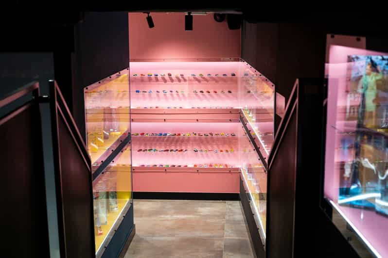 Krakow: Wheels & Heels Entrance Ticket - The collector shop: where the visit can turn into a mission