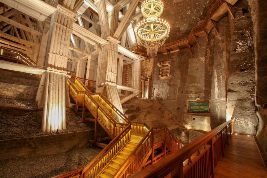 Kraków: Wieliczka Salt Mine Guided Tour with Hotel Pickup - First Steps Underground: 327 Meters Down With a Real Guide
