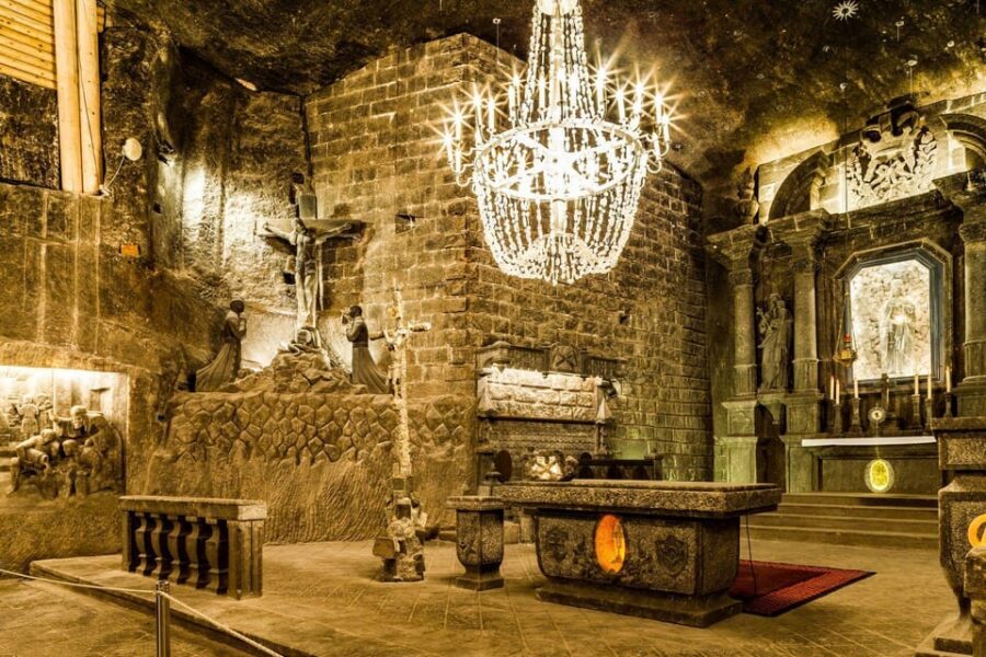 Krakow: Wieliczka Salt Mine Skip-the-Line Live Guided Tour - Stairs, Lifts, and Group Size: The Physical Reality