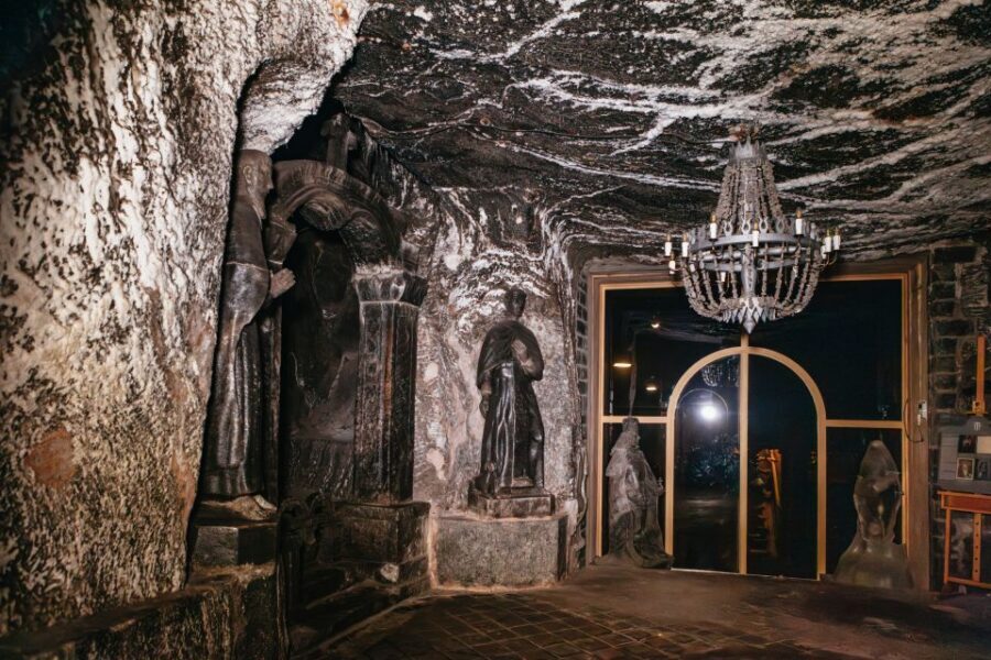 Krakow: Wieliczka Salt Mine Tour with Entry Ticket - The Guided Portion: How Guides Turn Salt Walls Into Story