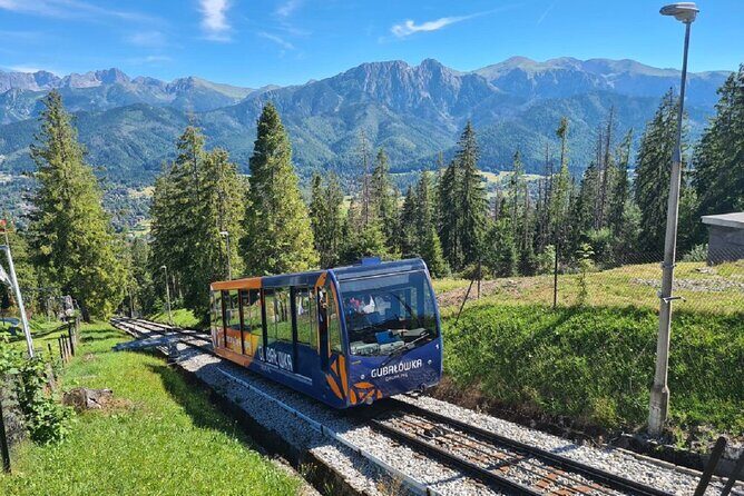 Krakow - Zakopane: Funicular, Cheese and Highland Highlights - Jaszczurówka chapel: small stop, big character