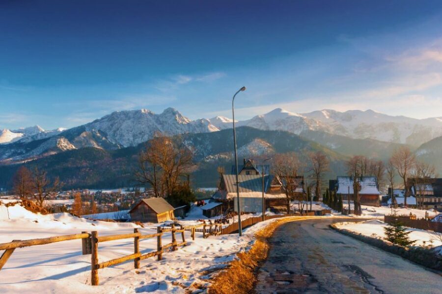 Krakow: Zakopane Tatra Mountains, Cable Car, Local Tasting - Up to Gubałówka: The Funicular Ride and the Tatra Views