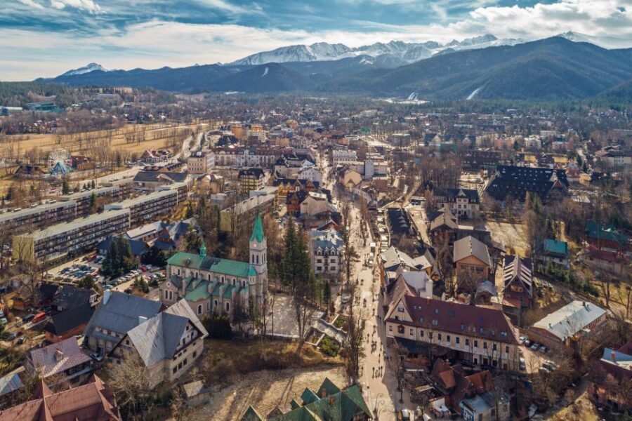 Krakow: Zakopane, Thermal Baths, Cable Car, Vodka, Oscypek - Driver quality and smooth logistics: the hidden value